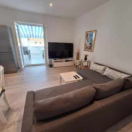 App Sanny With Terrace Apartamento *