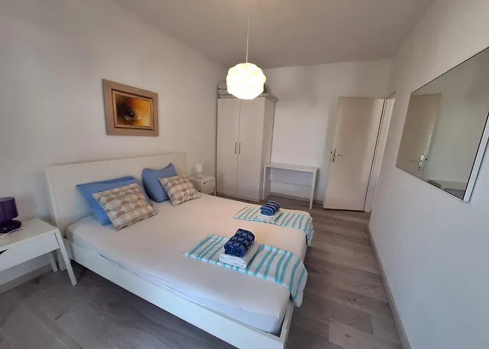 アパート App Sanny With Terrace *