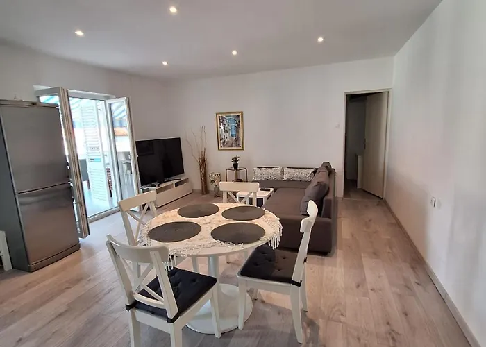 アパート App Sanny With Terrace *