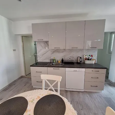 App Sanny With Terrace דירה *