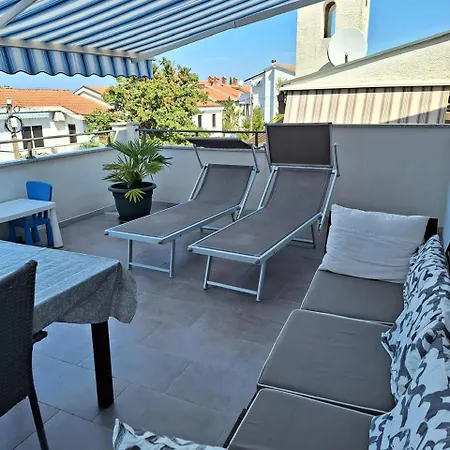 App Sanny With Terrace דירה *